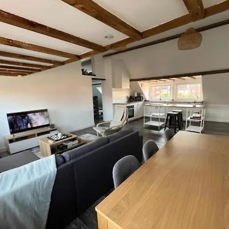 Prime Location! 1br Near Apartment