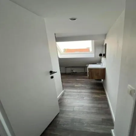 Prime Location! 1br Near Апартаменты Де-Хаан