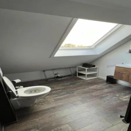 Prime Location! 1br Near De Haan
